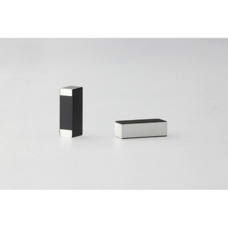 Pulse Electronics-W3016 Antennas Antenna Ceramic -3dBi Gain 870MHz CSMD