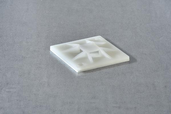 HellermannTyton-151-10905 Sujetacables Q MOUNT WITH ADHESIVE 1.2 X 1.2 X 0.21 4 WAY ENTRY FOR Q18 THRU Q50 TIES PA66 WHITE 100/BAG