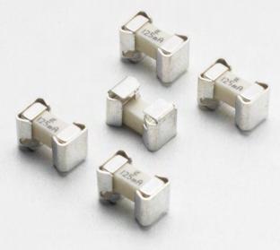 Littelfuse-015706.3DR Fusibili Fuse Chip Very Fast Acting 6.3A 125V SMD Clip 6.5 X 3.7 X 3.9mm Ceramic T/R PSE/cULus