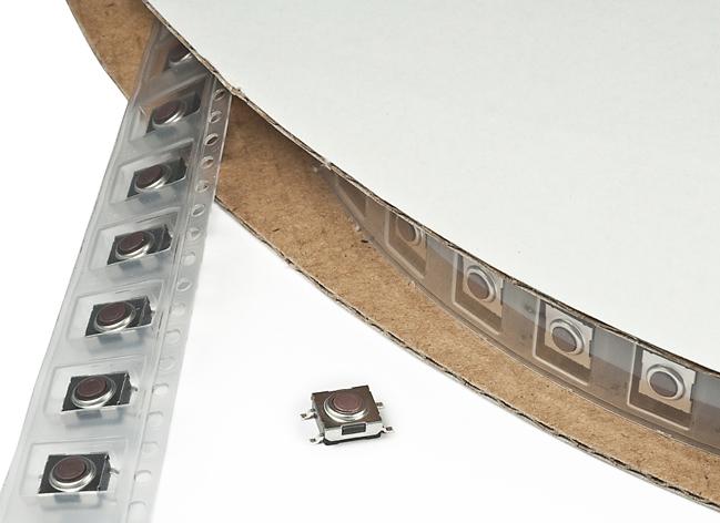 NKK Switches-CB315FP-R Conmutador táctil Switch Tactile OFF (ON) SPST Round Button Gull Wing 0.05A 24VDC 100000Cycles 1.57N SMD T/R