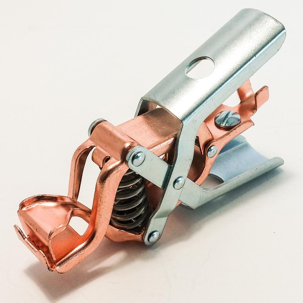 Mueller Electric-BU-21CEZ Équipement de test de raccordement électronique Conn Alligator Clip Crimp ST Cable Mount 1 Port Bulk