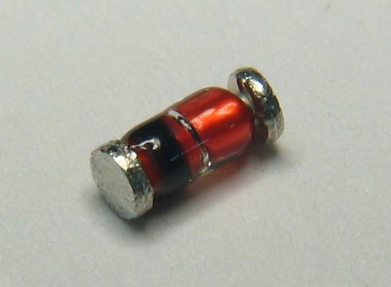 Comchip Technology-CZRL5226B-G Zener Zener Diode Single 3.3V 5% 28Ohm 500mW 2-Pin Mini-MELF SOD-80 T/R