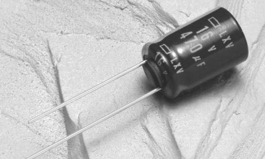 CHEMI-CON-LXV25VB2200M-12.5X40 Capacitor Aluminum Electrolytic Cap Aluminum Lytic 2200uF 25V 20% (12.5 X 40mm) Radial 5mm 2.39A 5000h 105°C Bulk