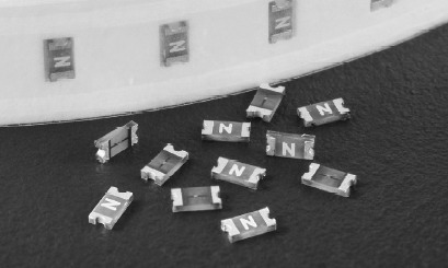 Littelfuse-0467002.NR Fuses Fuse Chip Very Fast Acting 2A 32V SMD Solder Pad 0603 T/R CSA