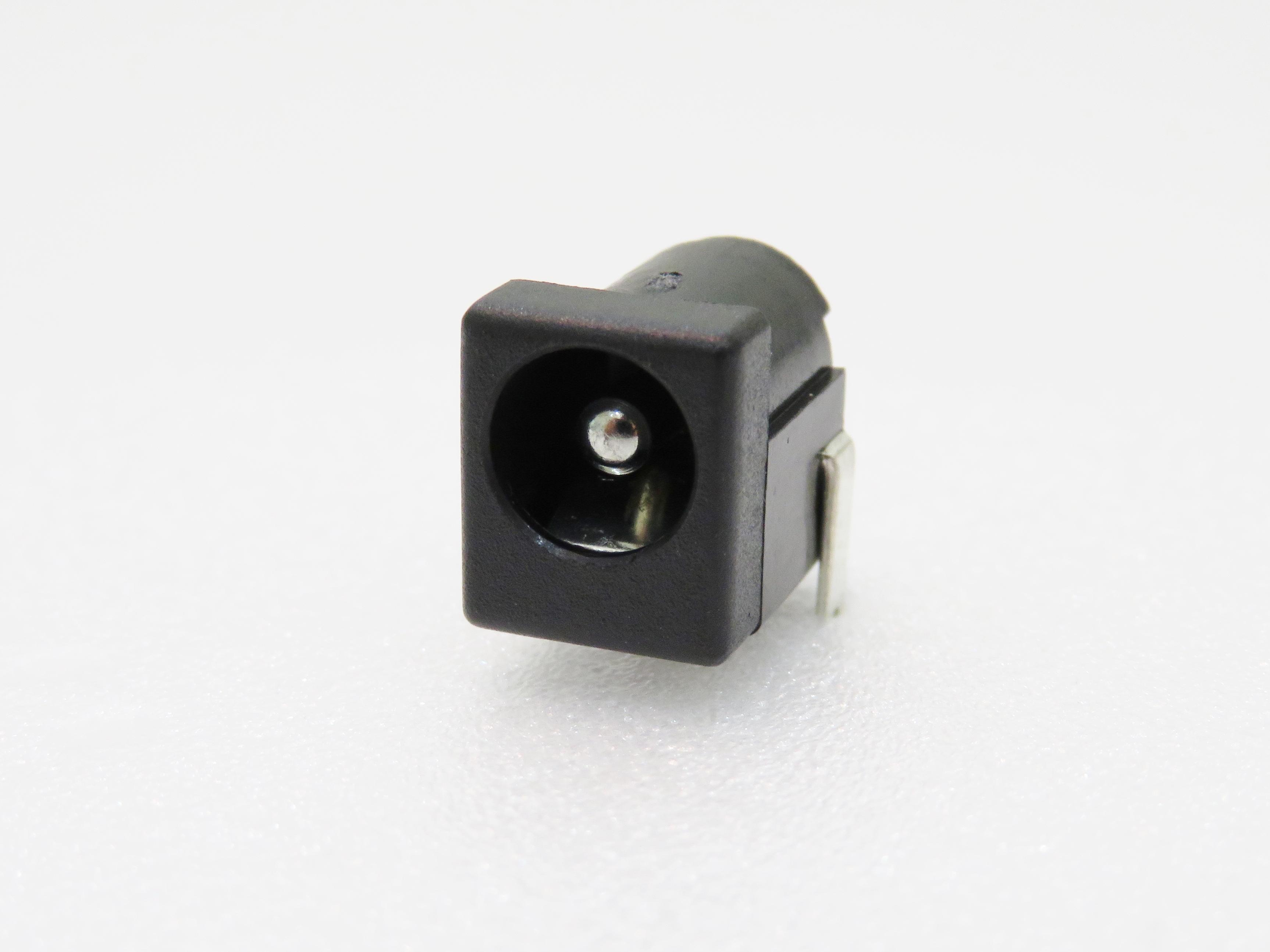 ADAM TECH-ADC-002A-2 Raccordement d'alimentation Conn DC Power F 2 POS Solder RA Thru-Hole 3 Terminal 1 Port Bag/T/R