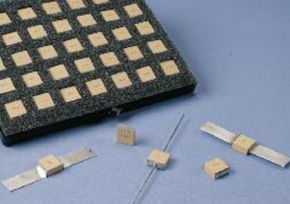 KYOCERA AVX Components Corporation-100E221KMS3600XJ16 Kondensator, keramisch, mehrschichtig Cap Ceramic 220pF 3600V P90 10% Microstrip SMD 3838 125°C