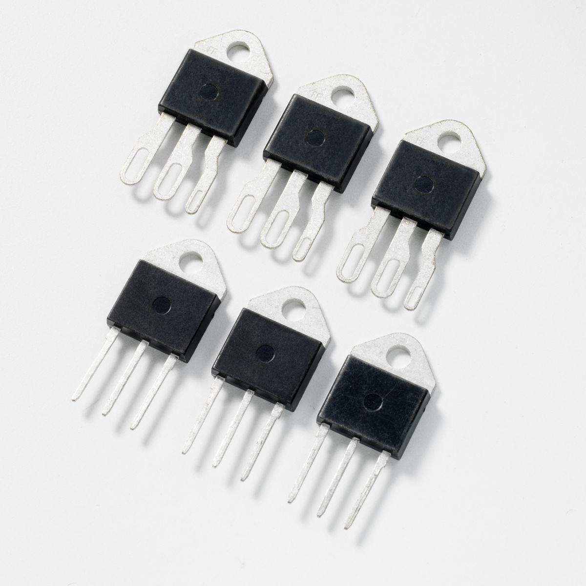 Littelfuse-QJ8040KH6TP TRIACs TRIAC 800V 40A(RMS) 500A 3-Pin(3+Tab) TO-218AC Isolated Tube