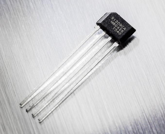 Melexis-MLX91209LVA-CAA-001-CR Current Sensors Current Sensor Current Sensor AC/DC Current 5V 4-Pin SIP T/R Automotive AEC-Q100