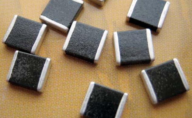 KYOCERA AVX Components Corporation-VG121038S770DP 压敏变阻器 Var MLV 30VAC/38VDC 400A 47V 1210 SMD T/R