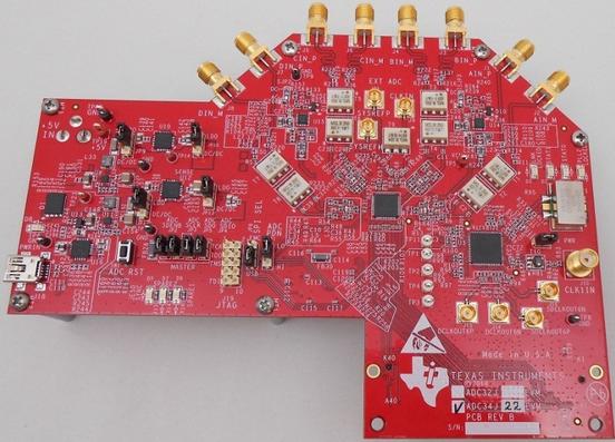 Texas Instruments-ADC34J22EVM Cartes et kits de développement de conversion de données ADC34J22 ADC Evaluation Board 50MSPS