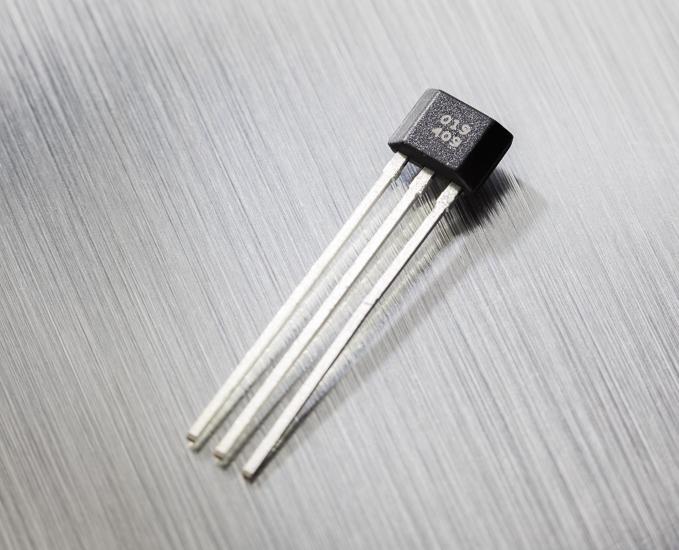 Melexis-MLX92221LUA-BAA-010-SP Hall Effect Sensors 2-Wire Hall Effect Latch