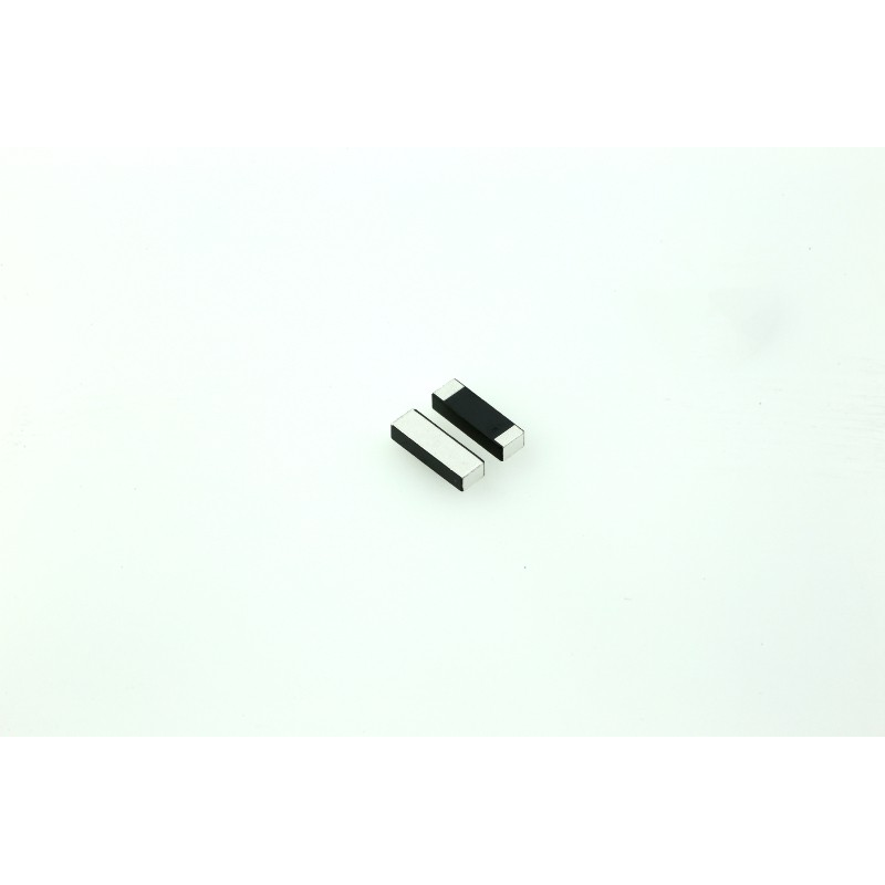 Pulse Electronics-W3070 Antennas Antenna Dual Band 1.5dBi Gain 960MHz/1880MHz 2-Pin CSMD T/R