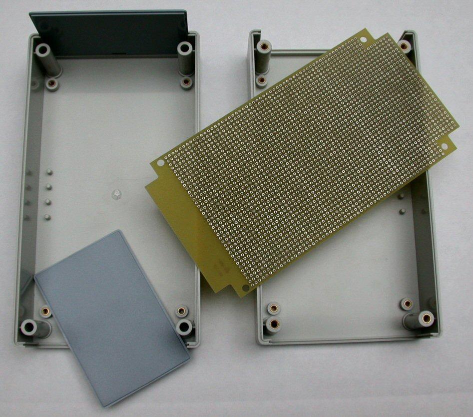 Twin Industries-B40-8000 Scatole, contenitori e rack ABS Plastic Project Box with matching plated protoboard; FR4 0.062".  Box Dim = 7.7" x 4.3" x 2.9"