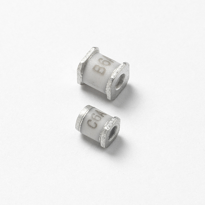 Littelfuse-CG690SM Gasentladungslampen Gas Discharge Tubes 90VDC 3 kADC 3AAC 0.3pF Solder Pad SMD