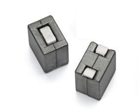 Eaton-FP1110V2-R200-R Inductor Surface Mount Inductor Power Wirewound 0.2uH/0.144uH 10% 100KHz Ferrite 61A 0.00018Ohm DCR T/R