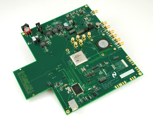 Texas Instruments-ADC12D1800RFRB/NOPB Data Conversion Development Boards and Kits ADC10D1000/ADC10D1500/ADC12D1000/ADC12D1600/ADC12D1800 ADC Reference Board 2GSPS/3.2GSPS/3.6GSPS WaveVision 5 IDE
