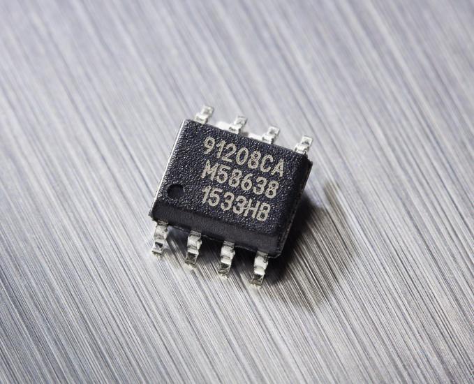 Melexis-MLX91208LDC-CAH-000-SP Capteurs de courant Open Loop Current Sensor 5V 8-Pin SOIC