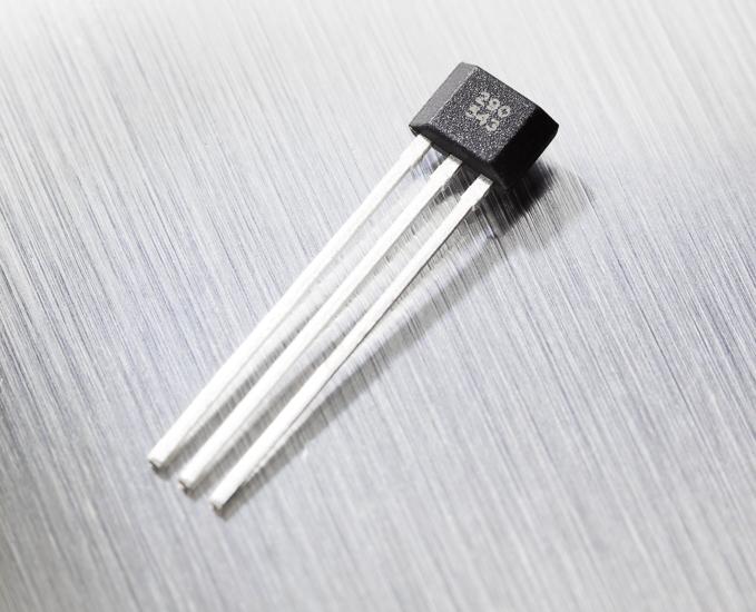 Melexis-MLX90290LUA-AAA-521-CA Hall Effect Sensors High Speed Factory Trimmed Linear Hall IC Automotive AEC-Q100