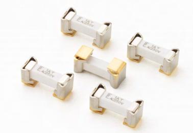 Littelfuse-0160.750MR Fusibles Fuse Chip 0.75A 250V SMD Solder Pad 10.9 X 4.8 X 4.8mm Ceramic T/R cULus