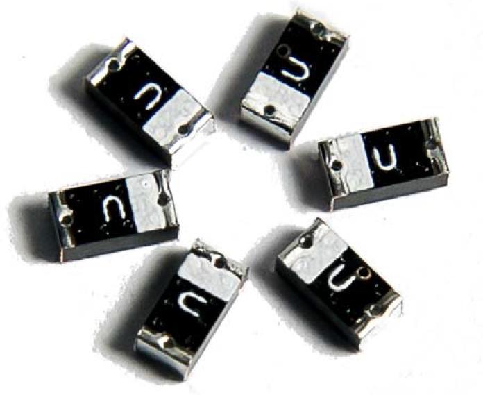 Unictron Technologies Corporation-H2U36D1K1B0300 Antenne Antenna Chip 1.9dBi Gain 2500MHz 2-Pin Chip T/R