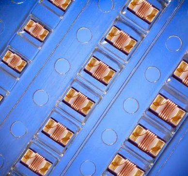 Johanson Dielectrics-L-15W33NGV4E Induktionsspule, Oberflächenmontage Inductor RF Chip Wirewound 0.033uH 2% 250MHz 60Q-Factor Ceramic 0.5A 0.15Ohm DCR 0805 T/R